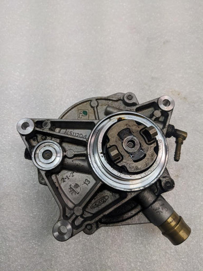 2016-18 PIERBURG PORSCHE MACAN ENGINE VACUUM PUMP 94610053000 USED R25