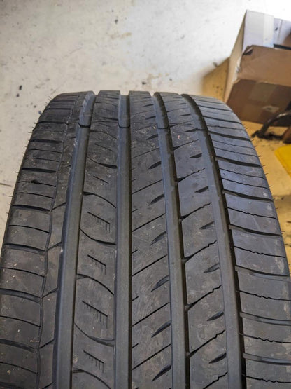 EVOLUXX  CAPRICORN UHP P 275 25 28 99W XL TIRE 221022624 CQ2