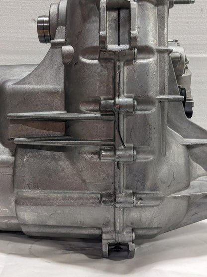 GM Transfer Case 84467435 Chevy Avalanche, Cadillac Escalade NEW DAMAGED BSRG3