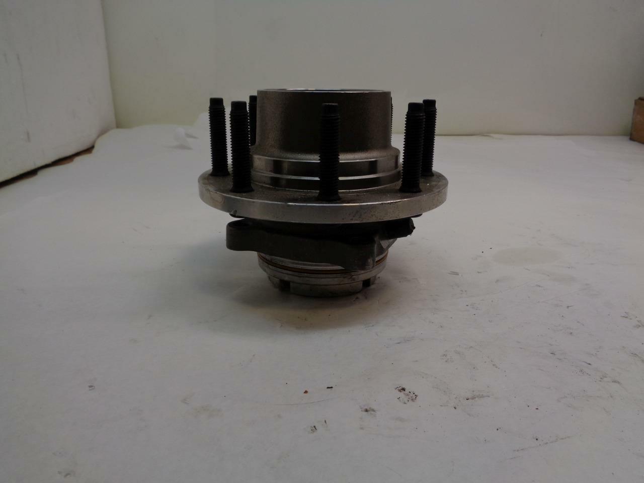 NEW MOOG 515020 WHEEL BEARING & HUB ASSEMBLY w/o WIRING (DAMAGED) R9