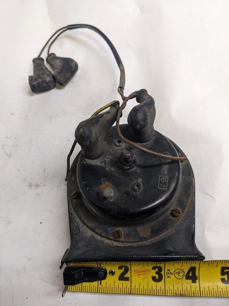PORSCHE 84-91 944 LOW PITCH TONE ELECTRIC HORN SIREN MIXO TR129 #6 USED R21T2