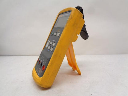 FLUKE 715 VOLT/mA CURRENT AND VOLTAGE CALIBRATOR FLUKE-715 R30