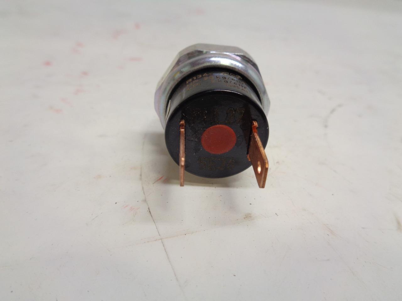 NEW BEHR BINARY PRESSURE SWITCH 6ZL 351 022-011 FITS MERCEDES 1994-2006 R15T3