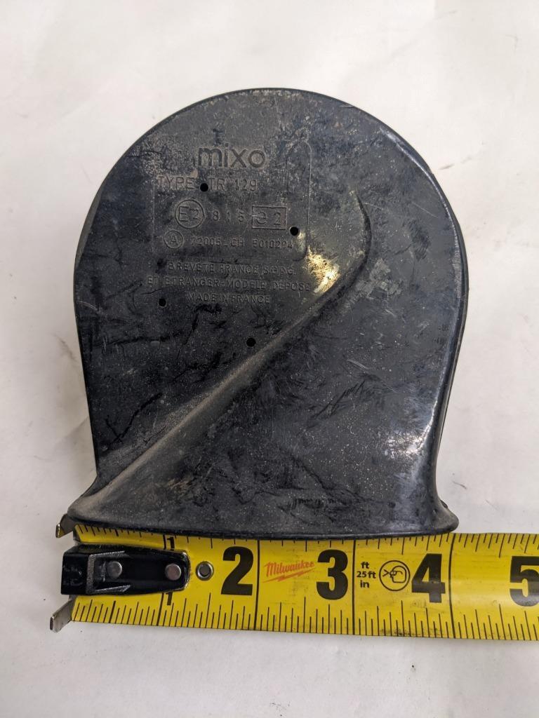 PORSCHE 84-91 944 LOW PITCH TONE ELECTRIC HORN SIREN MIXO TR129 #3 USED R21T2