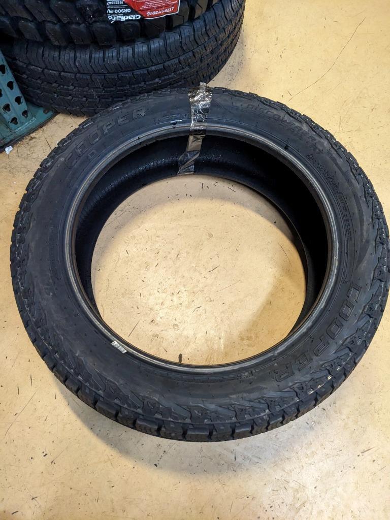 COOPER DISCOVERER ROAD+TRAO AT P 245 50 20 102V SL TIRE 171272049 CQ1