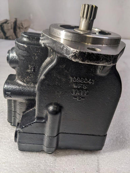 DANFOSS DRIVE MOTOR BOOM LIFT 80001603 13-SPLINE NEW R11