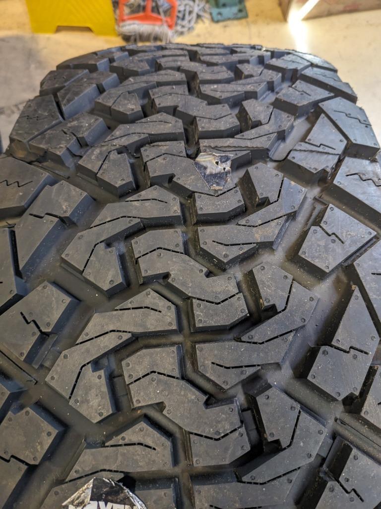 VENOM POWER TERRA HUNTER XT LT 37 13.50 22 128Q LRF 12PLY TIRE TVPXT23 CQ3