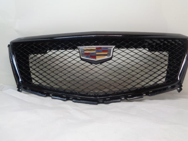 New Cadillac Grille in Midnight Silver (For vehicle w/o Surround vision) R32