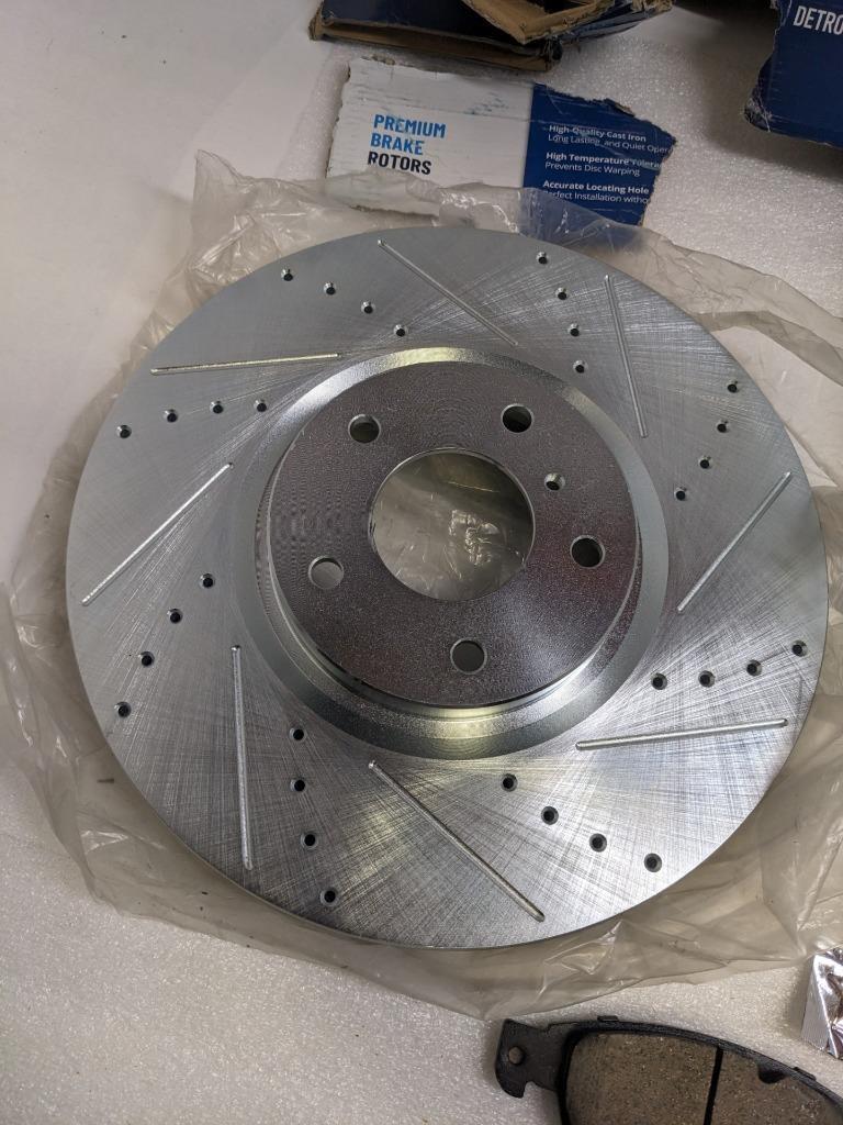 INCOMPLETE DETROIT AXLE S-31476 PAIR FRONT DRILLED SLOTTED ROTOR KIT NEW R6