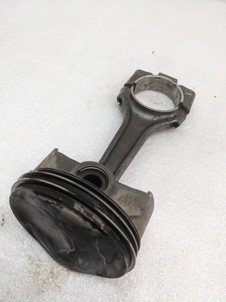 PORSCHE CAYENNE PISTON CONNECTING ROD #3 (CRACKED) 9461191R USED R24