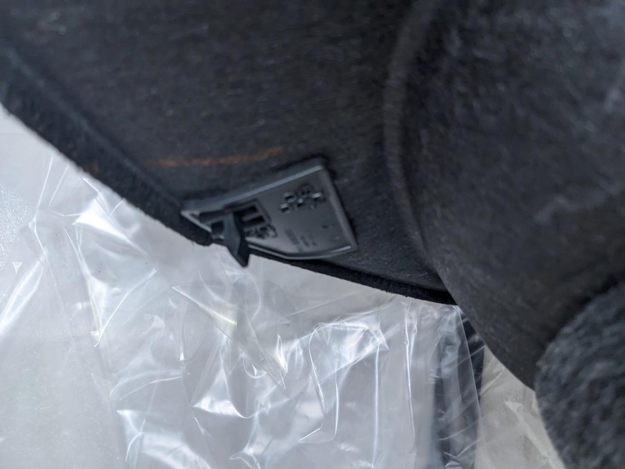 PORSCHE 95B863990B INT QUARTER PANEL TRIM ACCESS COVER  MACAN 2019-2023 NEW PGB2