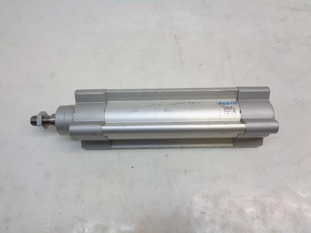 USED FESTO DSBC-40-100-PPVA-N3 12BAR PNEUMATIC ACTUATOR R32T2