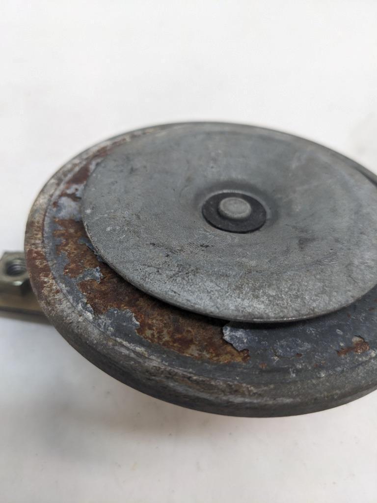 PORSCHE 911 ANTI-THEFT WARNING HORN ALARM SYSTEM 400HV 111951213 #2 USED R21T2