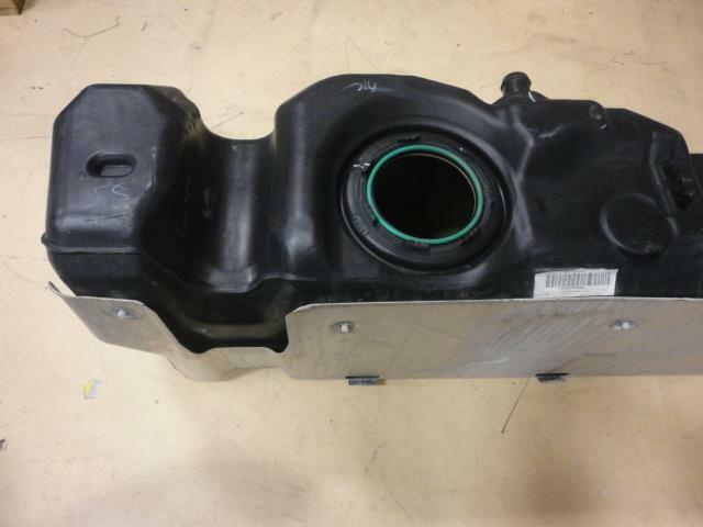 NEW GENUINE GM FUEL TANK 25800957 FITS 2013 SILVERADO 2500/3500HD BSR