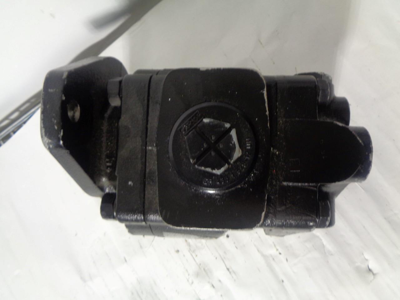 PARKER HANNIFIN ULTRA IRON MOTOR PGP/PGM SERIES 7029112218 NEW J2