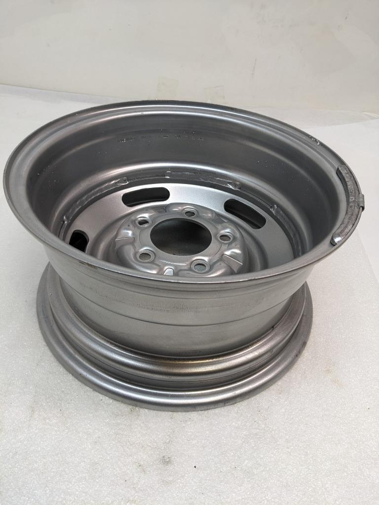 1 WHEEL VINTIQUES 344734044 34 CAMARO RALLYE SILVER SERIES 14X7 4.25BS NEW WR