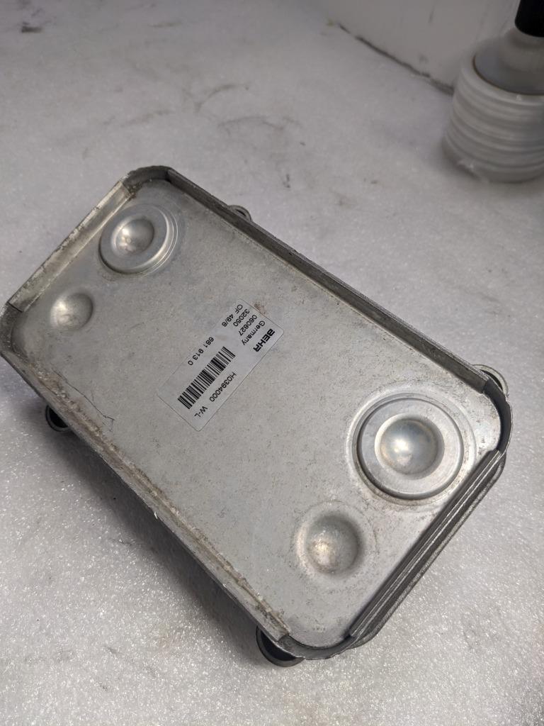 PORSCHE CAYENNE 4.5L ENGINE OIL RADIATOR COOLER 6819130 USED 996BGL