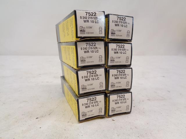 BRAND NEW BOSCH SUPER SPARK PLUG DODGE 8 PACK 7522 R13T3