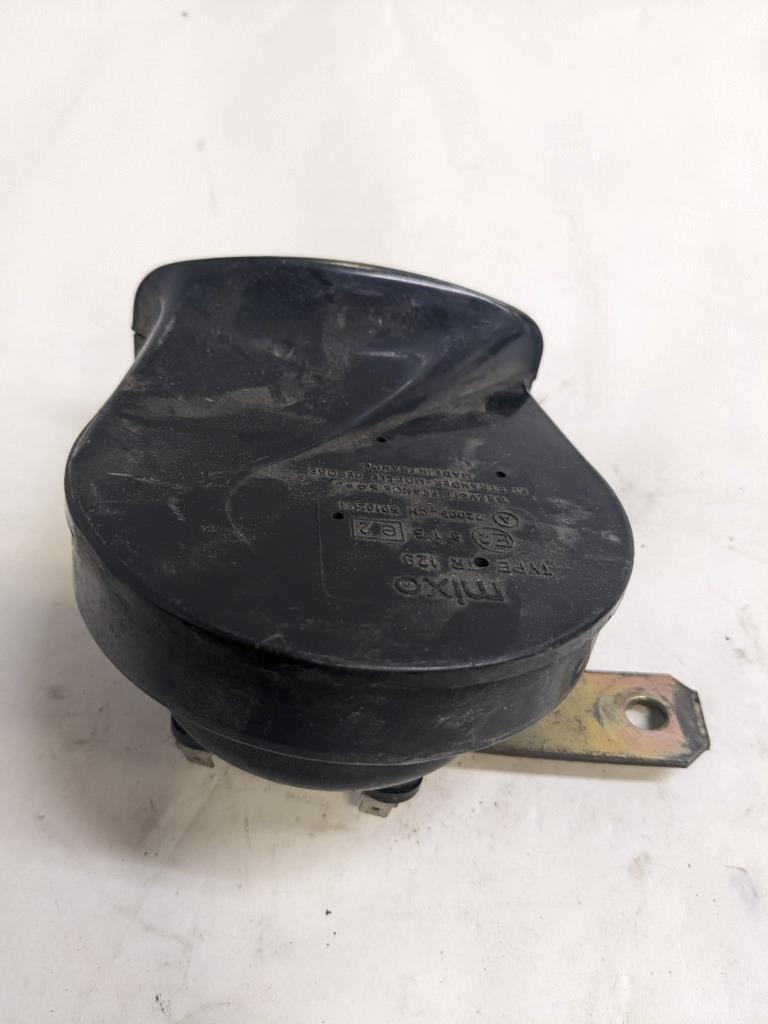 PORSCHE 84-91 944 LOW PITCH TONE ELECTRIC HORN SIREN MIXO TR129 #5 USED R21T2