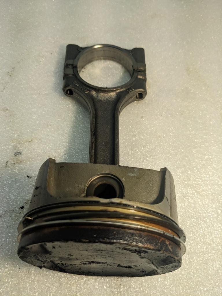 PORSCHE 986 BOXSTER 2.7L PISTON W/CONNECTING ROD #6 9961031028R USED 996GL2T1