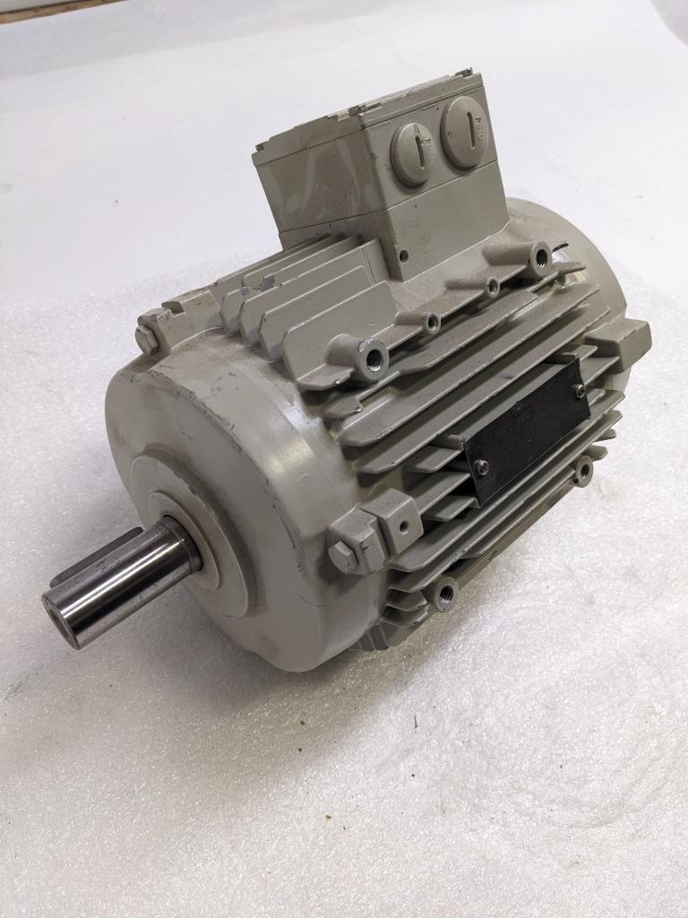 SIEMENS 1PP70904AA99-ZX00 MOTOR IP54 50HZ 200-240V 4.5A 1.1KW NEW H2
