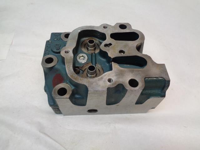 GENUINE DOOSAN FORKLIFT ENGINE CYLINDER HEAD GV15 (G) 150113-00823 R8