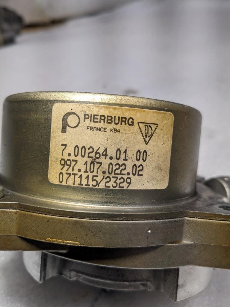 PORSCHE BOXSTER/CAYMAN ENGINE TANDEM VANE TYPE PUMP 99710702202 USED 996B.G.L.