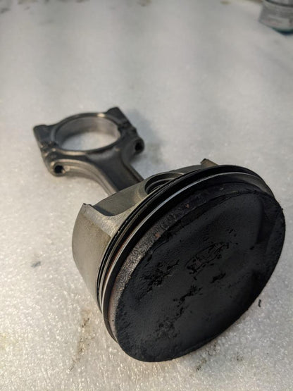 PORSCHE 986 BOXSTER 2.7L PISTON W/CONNECTING ROD #3 9961031028R USED 996GL2T1