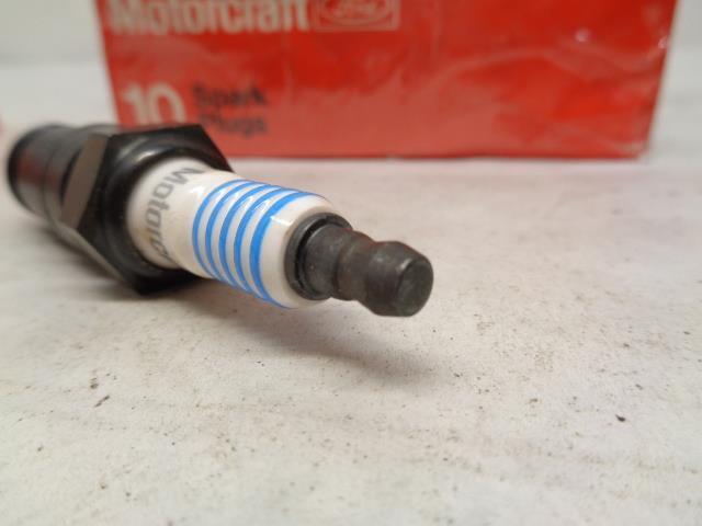 BRAND NEW MOTORCRAFT SPARK PLUG 10 PACK SP-496 R13T5