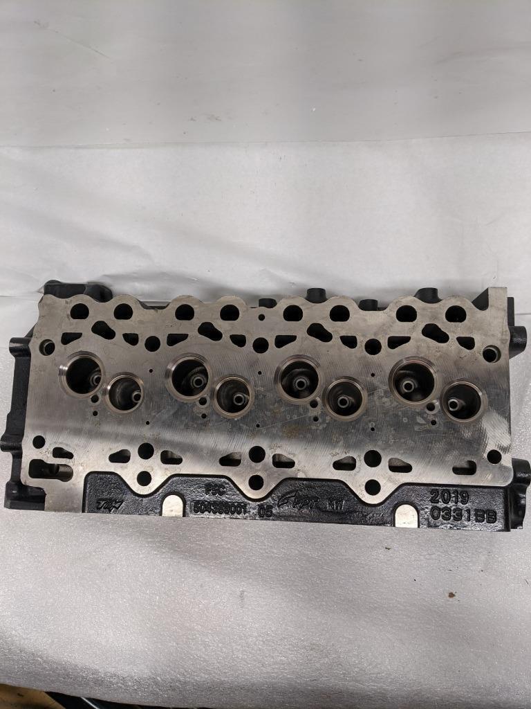 NEW HOLLAND CYLINDER HEAD FITS IVECO ENGINE(S) FC5CE5454 504389002 USED I2