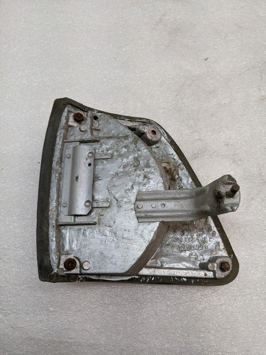 BOSCH 1305233001 LEFT TAIL LIGHT ASSEMBLY FOR MERCEDES W116 450 USED R21