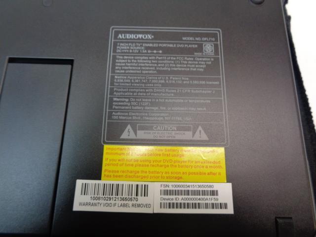 NEW AUDIOVOX 7 IN. WIDESCREEN PORTABLE DVD PLAYER BLACK DFL710 R17