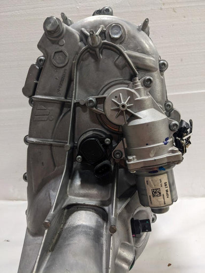 GM Transfer Case 84467435 Chevy Avalanche, Cadillac Escalade NEW DAMAGED BSRG3