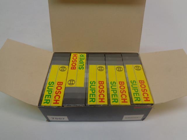 BRAND NEW BOSCH MITSUBISHI SUPER SPARK PLUG 10 PACK 7507 R13T3
