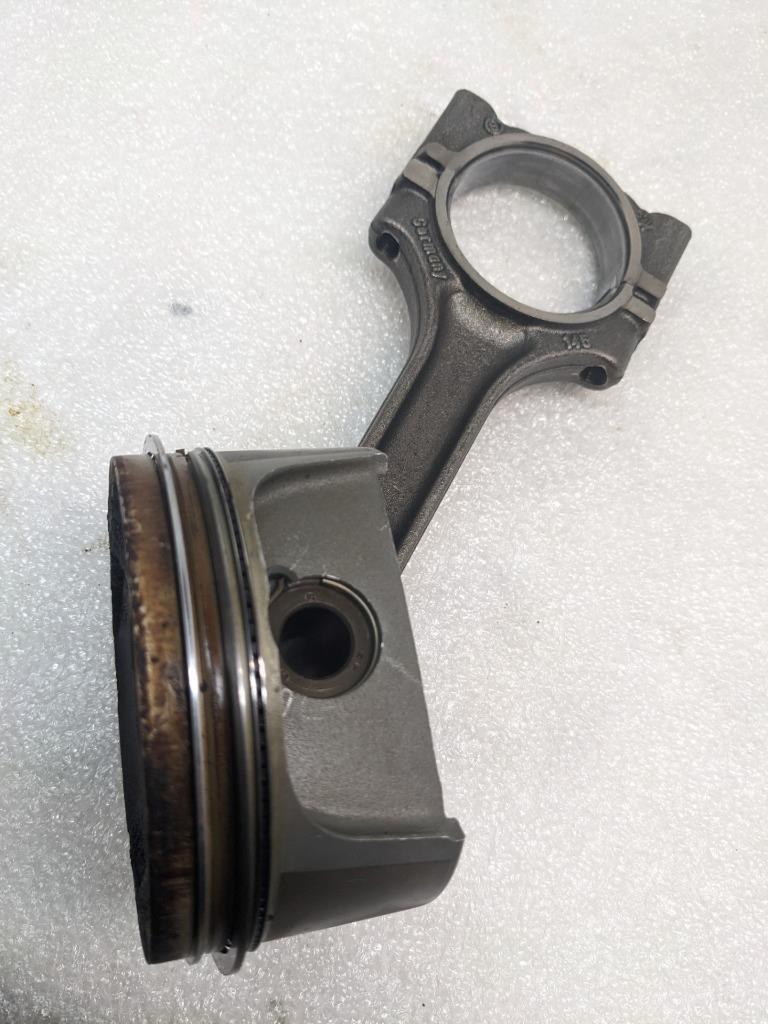 PORSCHE 986 BOXSTER 2.7L PISTON W/CONNECTING ROD #2 9961031028R USED 996GL2T1