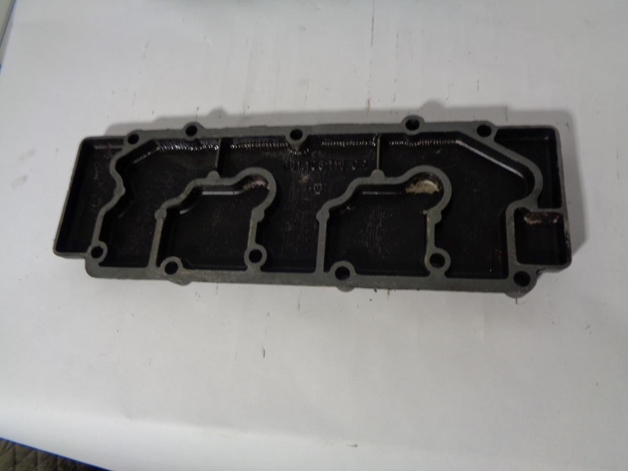 PAIR OF 1969-1973 PORCHE 911 VALVE COVERS 901 105 116 0R USED R23