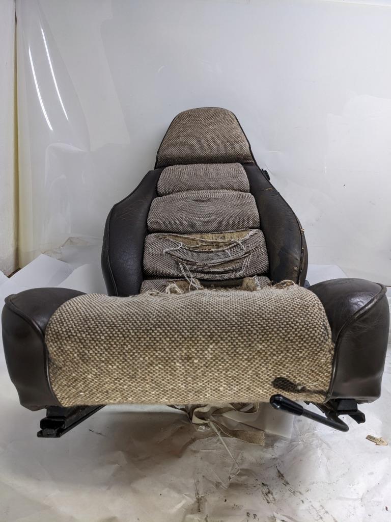PORSCHE 1981 998 BROWN RECLINING MANUAL SEAT FOR PORSCHE (LEFT) USED B2
