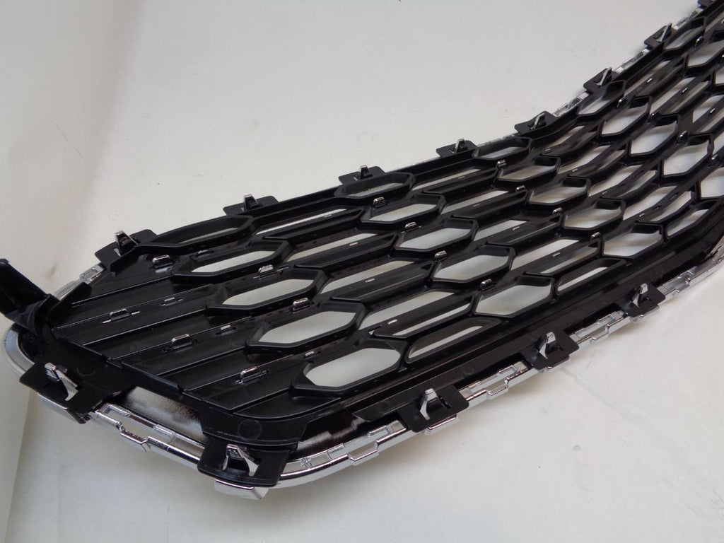 NEW 16-18 FRONT LOWER CHEVY CRUZE BUMPER GRILLE R18