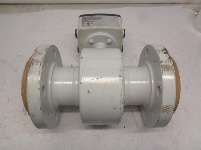SIEMENS SITRANS FM 3100 P FLOW METER 7ME63403MJ132AA2 NEW J2