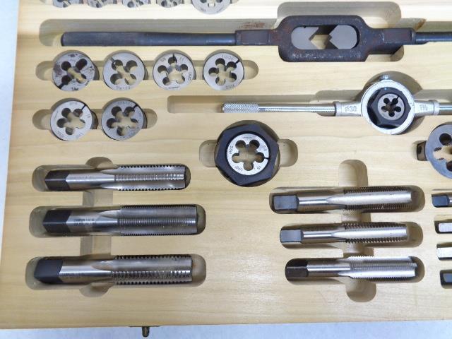CHAMPION CUTTING TOOLS CORP TAP AND DIE 51 PIECE SET w/ WOODEN STORAGE BOX R30