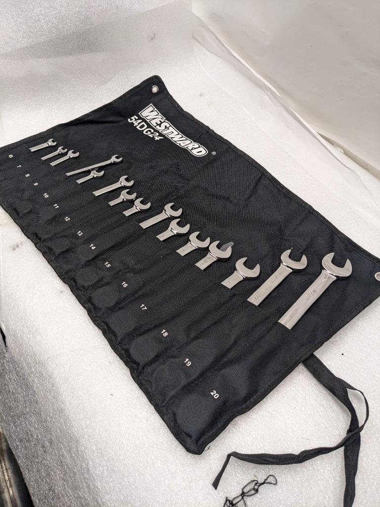 15-PIECE RATCHETING WRENCH SET, METRIC, 6MM TO 20MM HEAD SIZES 54DG24 NEW R22