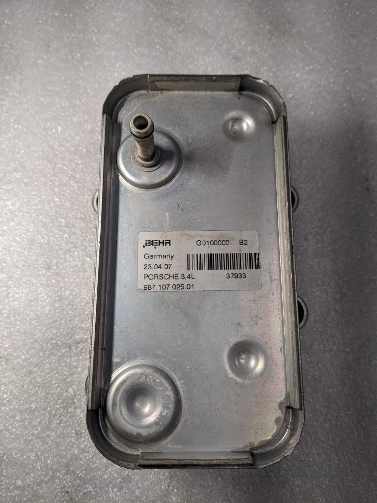 PORSCHE CAYMAN 3.4L ENGINE OIL COOLER 98710702501 USED 996B.G.L.