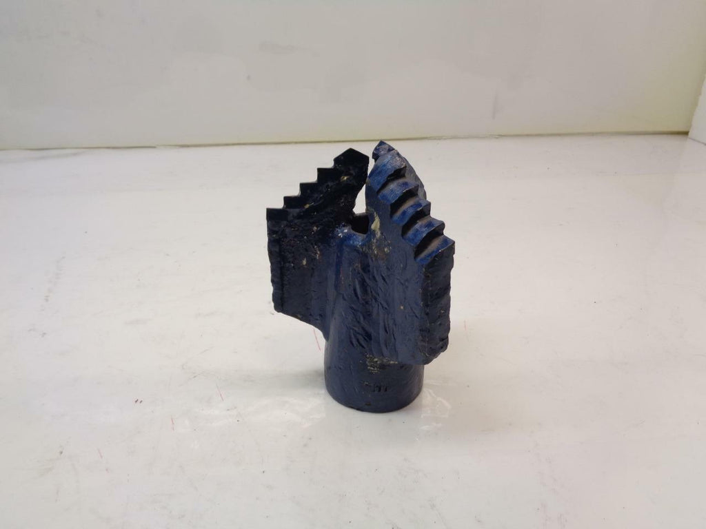NEW UNBRANDED STEP DRAG BIT FOR COAL MINING BLUE 6" DIAMETER FEMALE THREAD H2