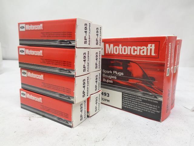 NEW MOTORCRAFT PLATINUM SPARK PLUG FOR CADILLAC 8 PACK SP-493 R13T1