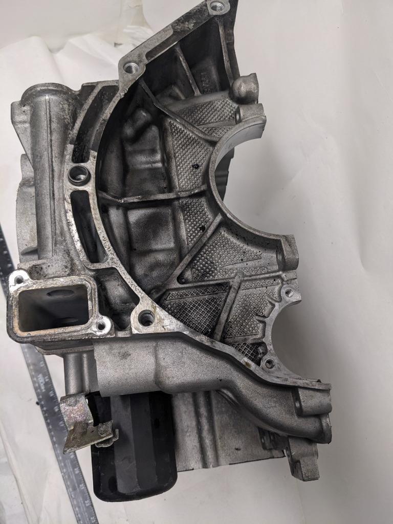 PORSCHE RIGHT/LEFT BARE ENGINE CASE FOR 97-04 BOXSTER 2.7L USED 996BGL2