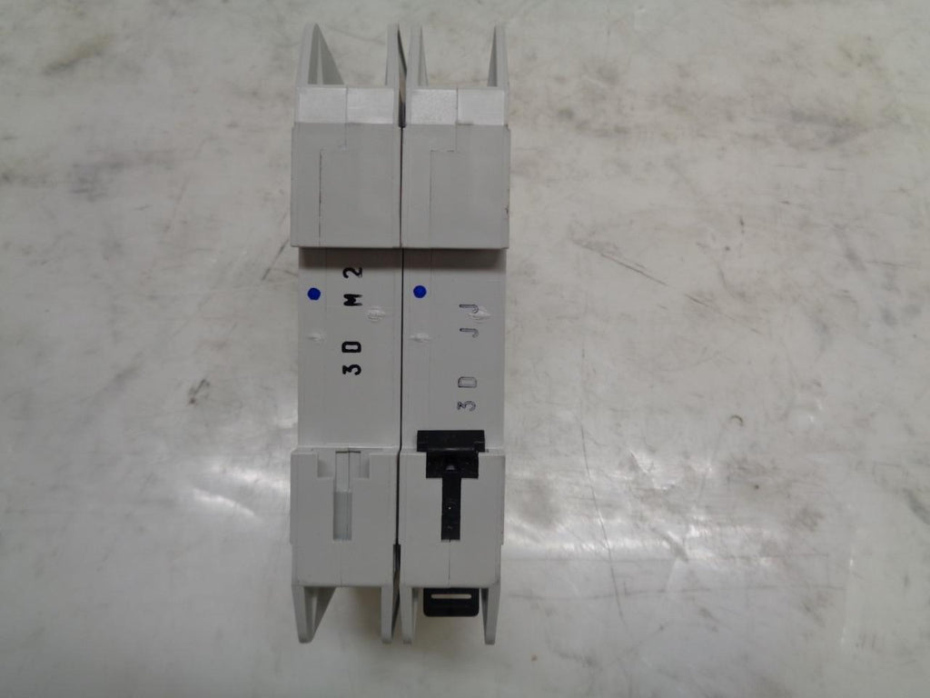 NEW EATON FAZ-D3/2-NA CIRCUIT BREAKER 102181 R4TB