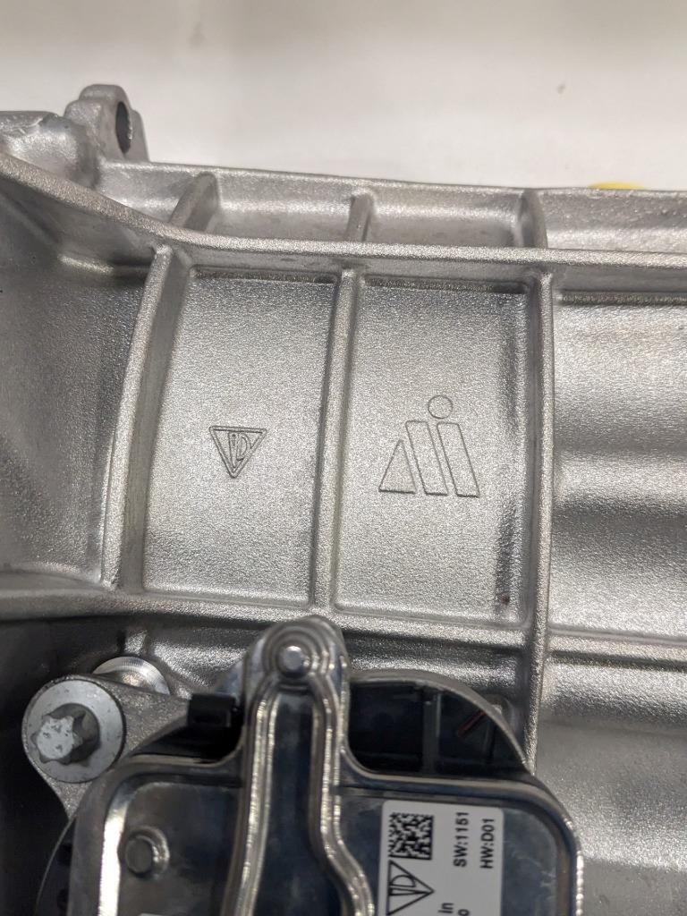 GENUINE PORSCHE 958 351 042 BX 15-18 CAYENNE TRANSFER BOX CASE T3 BSRG4