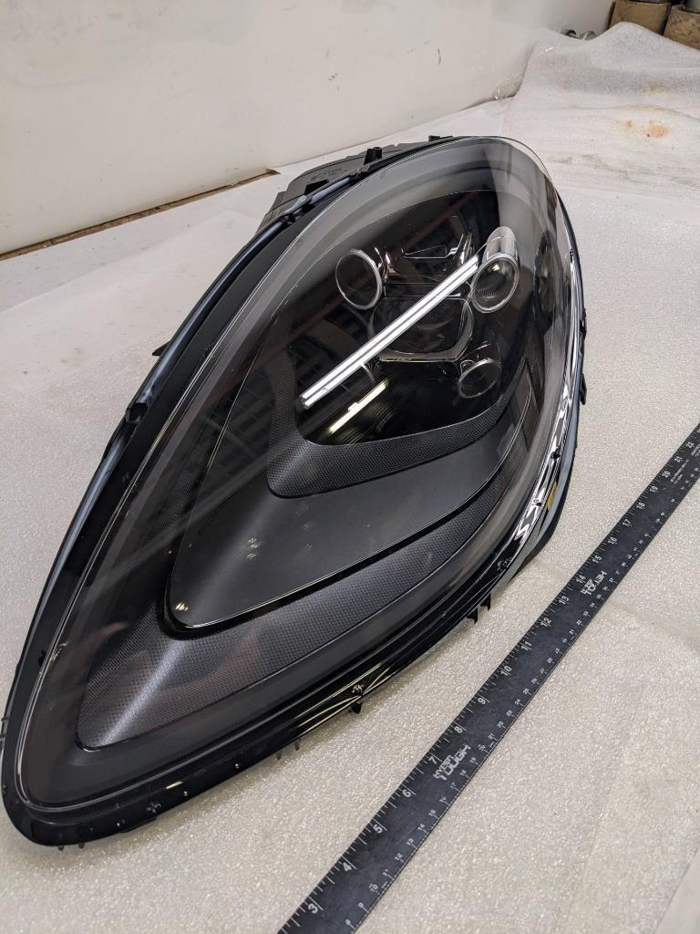 PORSCHE 95B941079AN HEADLIGHT ASSEMBLY (LEFT)  MACAN 2019-2021 NEW PGB2