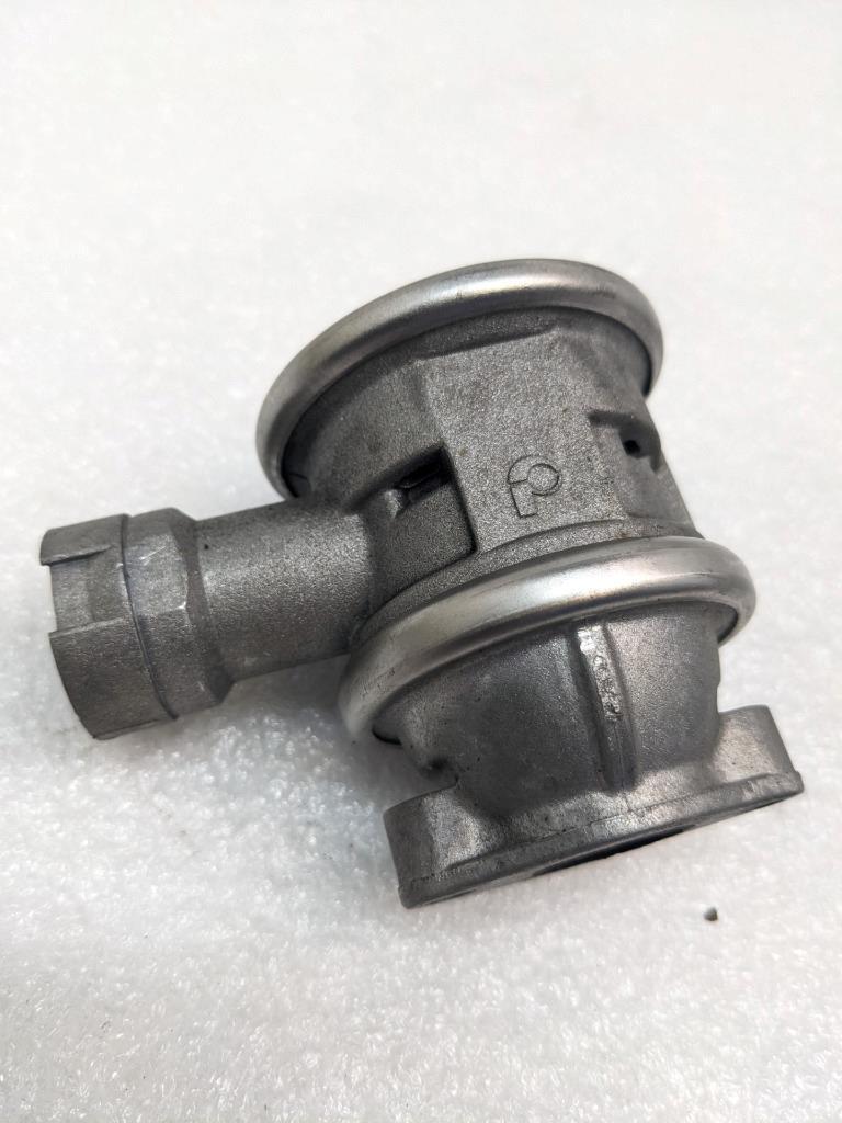 15-18 PORSCHE MACAN EGR SECONDARY AIR PUMP VALVE 99711320371 USED R21SPB