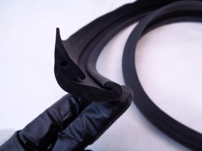 GENUINE PORSCHE 74-89 911 ROCKER PANEL RUBBER MOULDING SILL 93055910301 R23T3